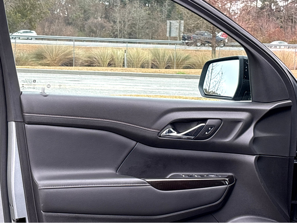 Used 2023 GMC Acadia AT4 w/ Trailering Package image 9