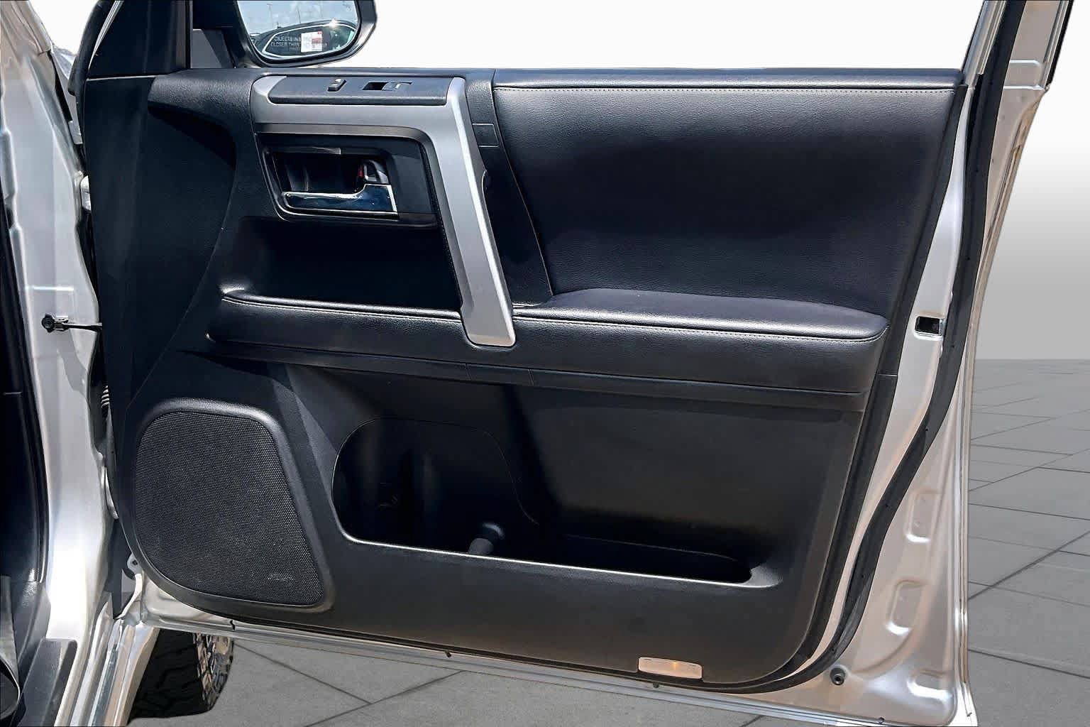 Used 2023 Toyota 4Runner Limited AWD/4WD image 23