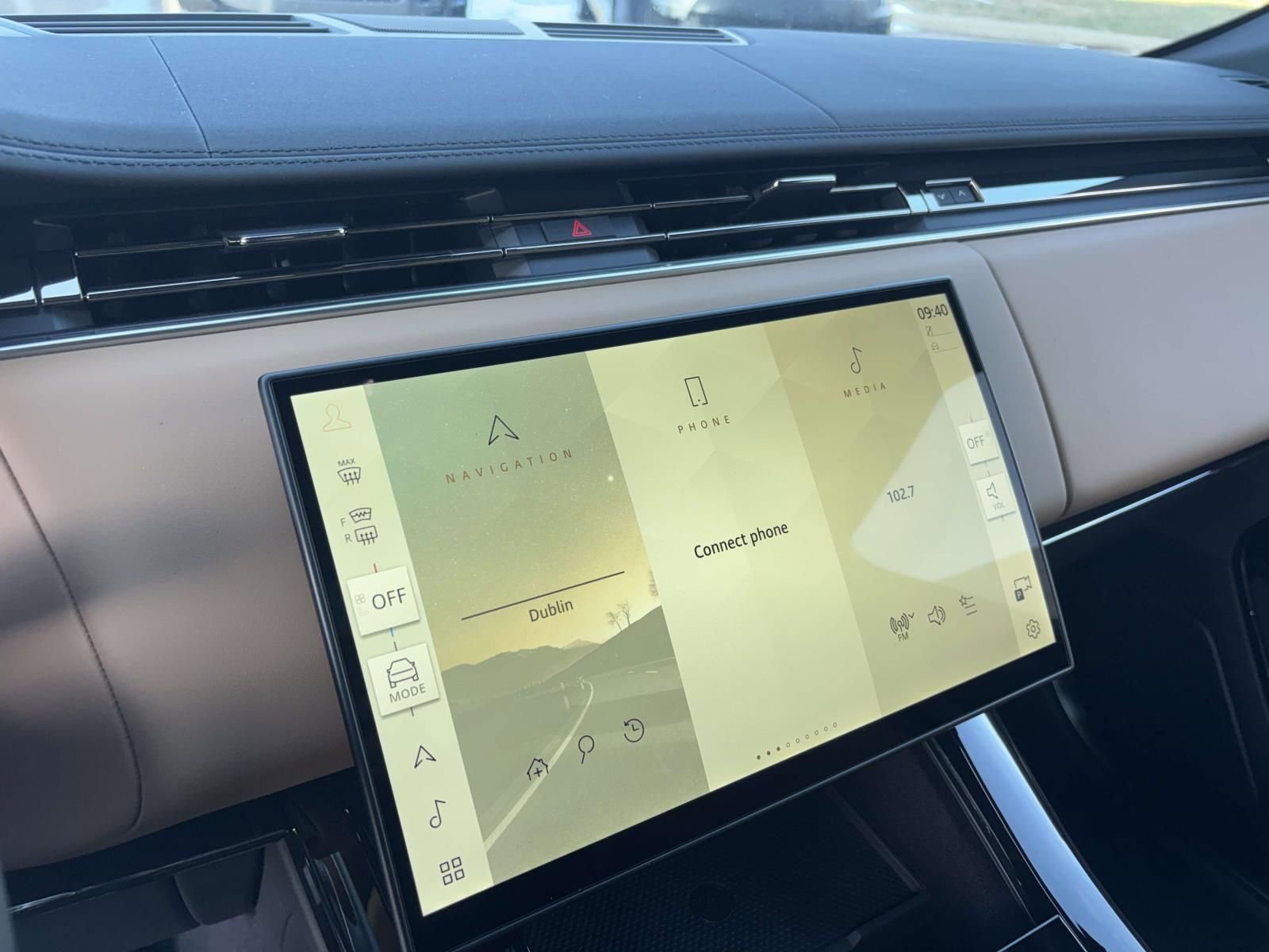 New 2026 Land Rover Range Rover Sport SE image 16