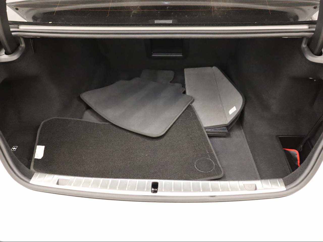 Used 2022 BMW 750i xDrive w/ Executive Package image 22