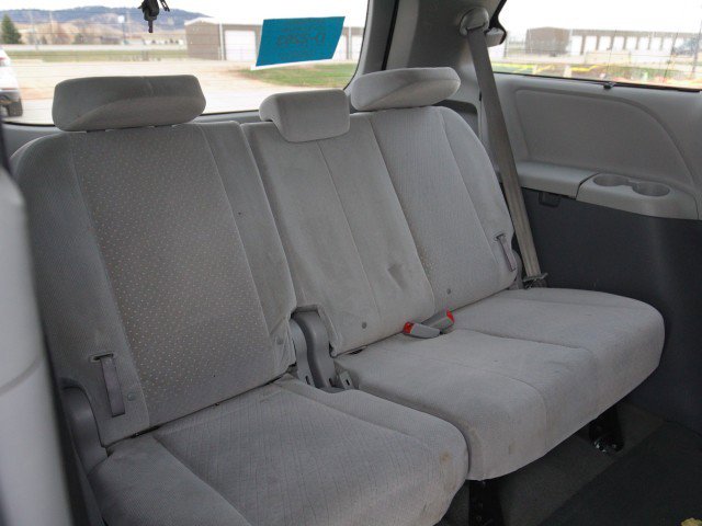 Used 2015 Toyota Sienna LE FWD image 27