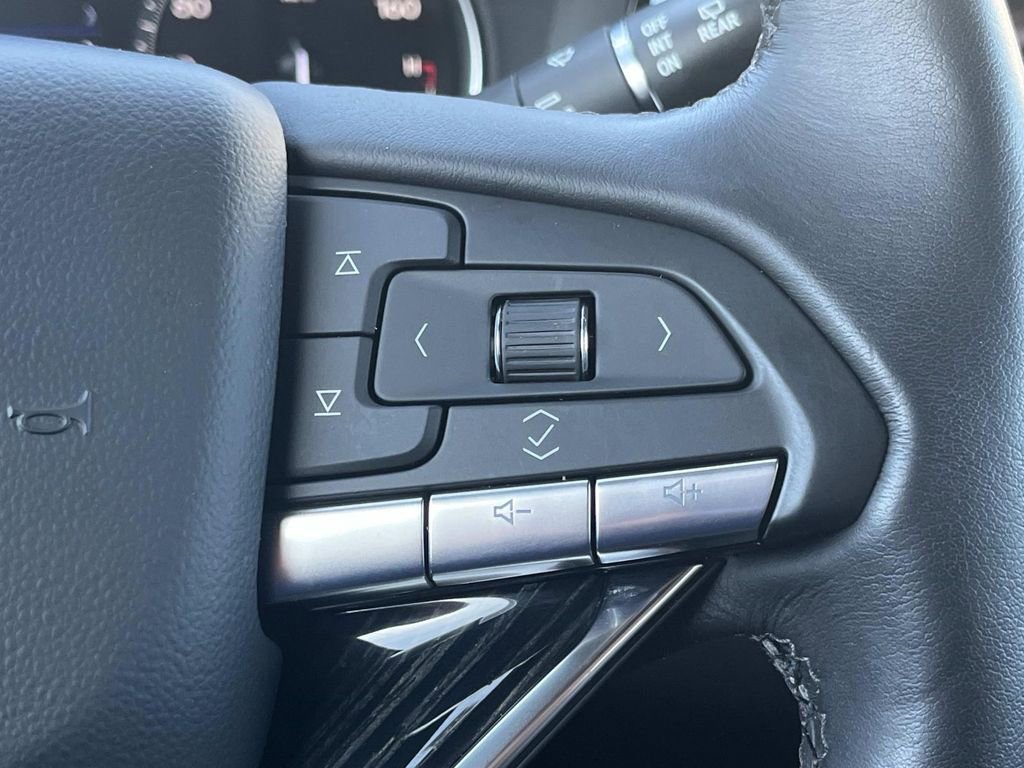 Certified 2024 Cadillac XT6 Premium Luxury w/ LPO, Floor Liner Package AWD/4WD image 32