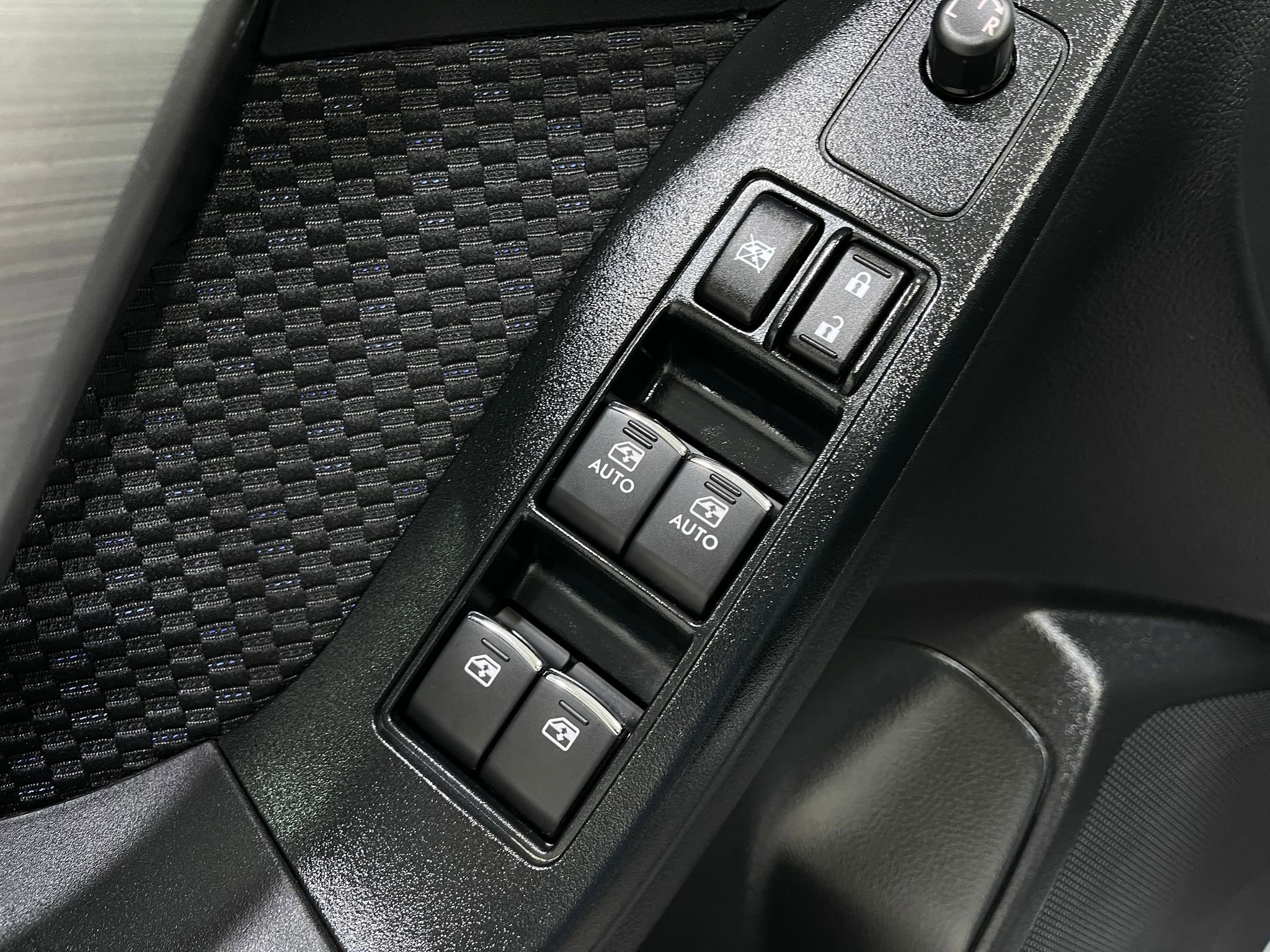 Used 2018 Subaru Forester 2.5i Premium w/ All-Weather Package image 15