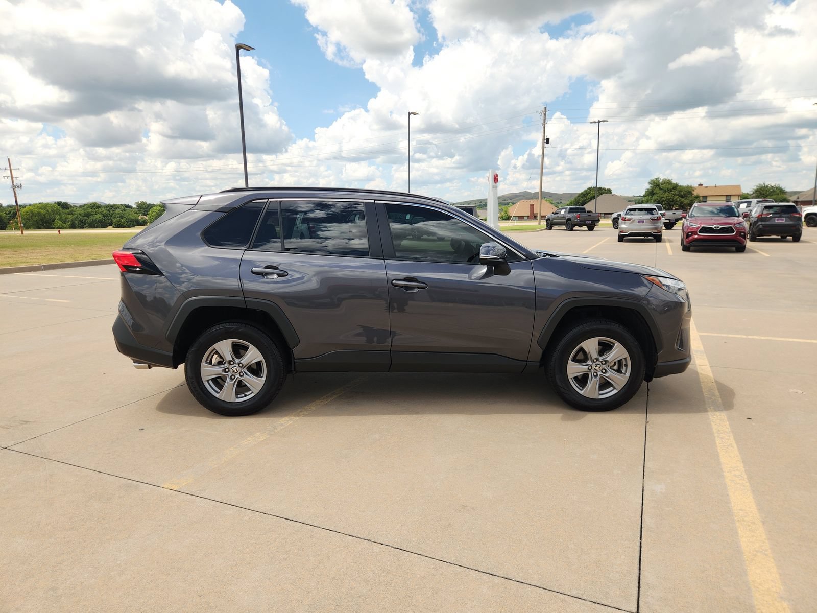 Used 2024 Toyota RAV4 XLE FWD image 7