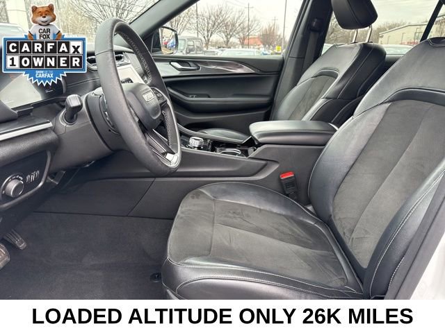 Used 2023 Jeep Grand Cherokee Altitude image 19