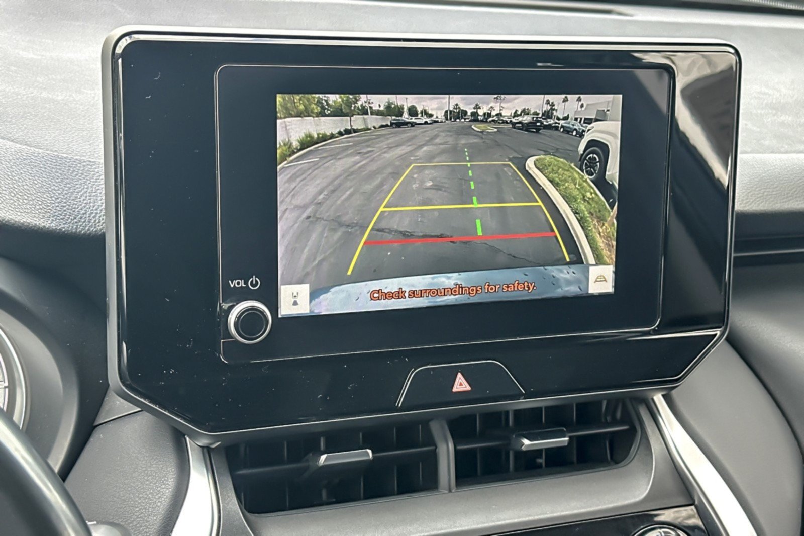 Certified 2024 Toyota Venza LE AWD/4WD image 18
