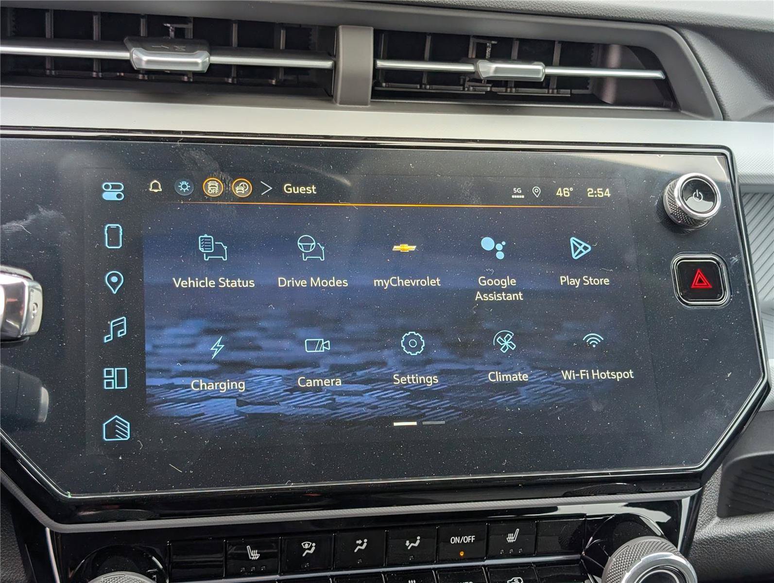 New 2027 Chevrolet Bolt LT w/ Comfort Package FWD image 21