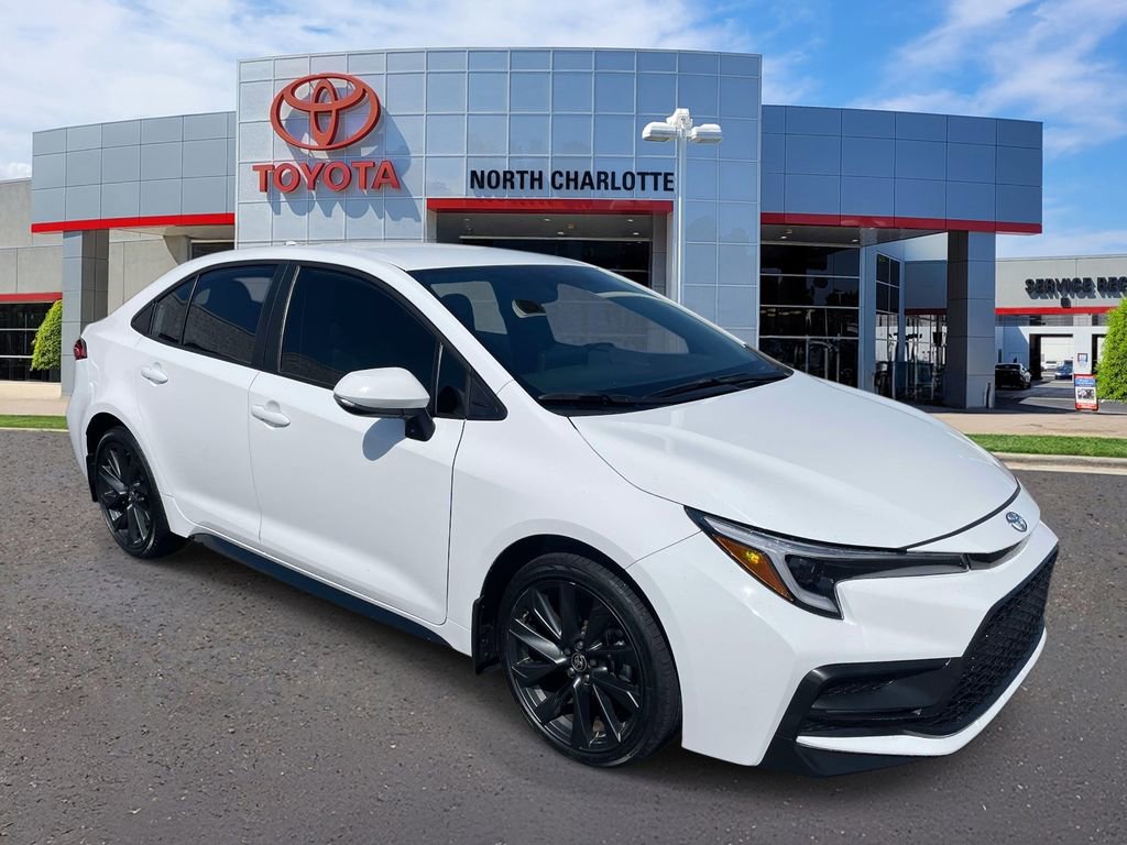 Used 2025 Toyota Corolla SE image 1