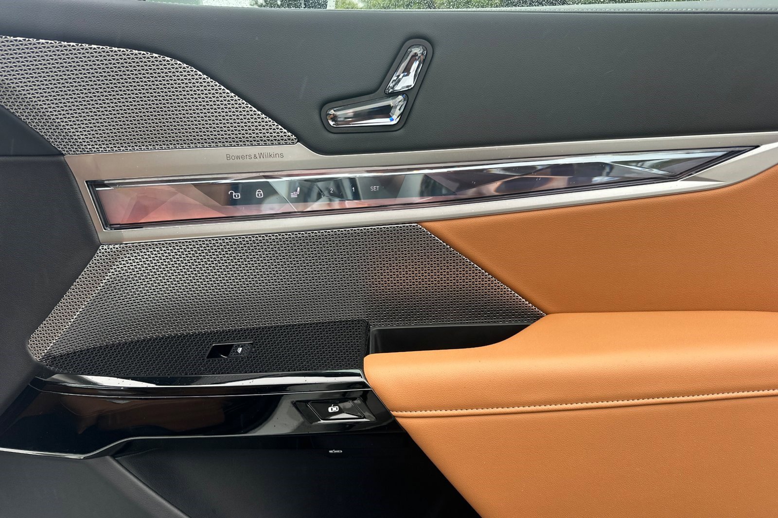 Certified 2025 BMW 740i RWD image 20