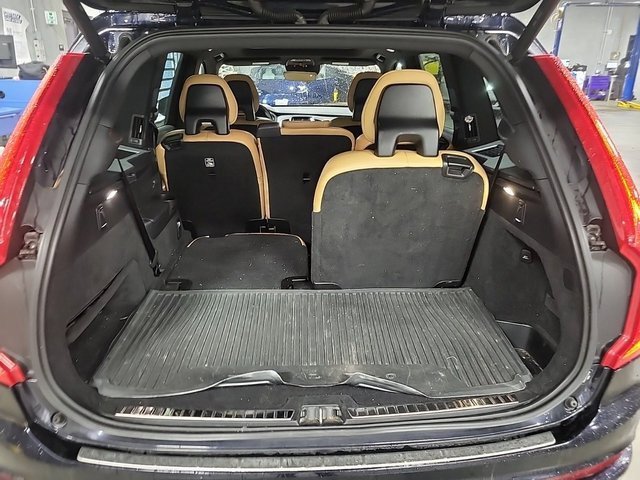 Used 2017 Volvo XC90 T6 Momentum w/ Vision Package image 14