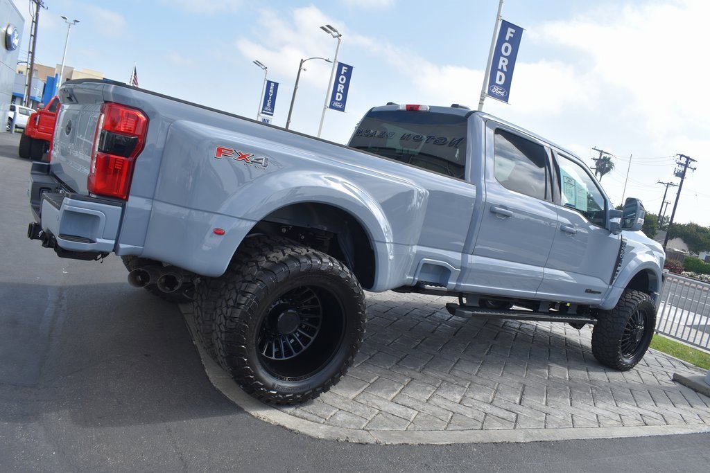 Used 2025 Ford F450 Lariat w/ FX4 Off-Road Package image 2