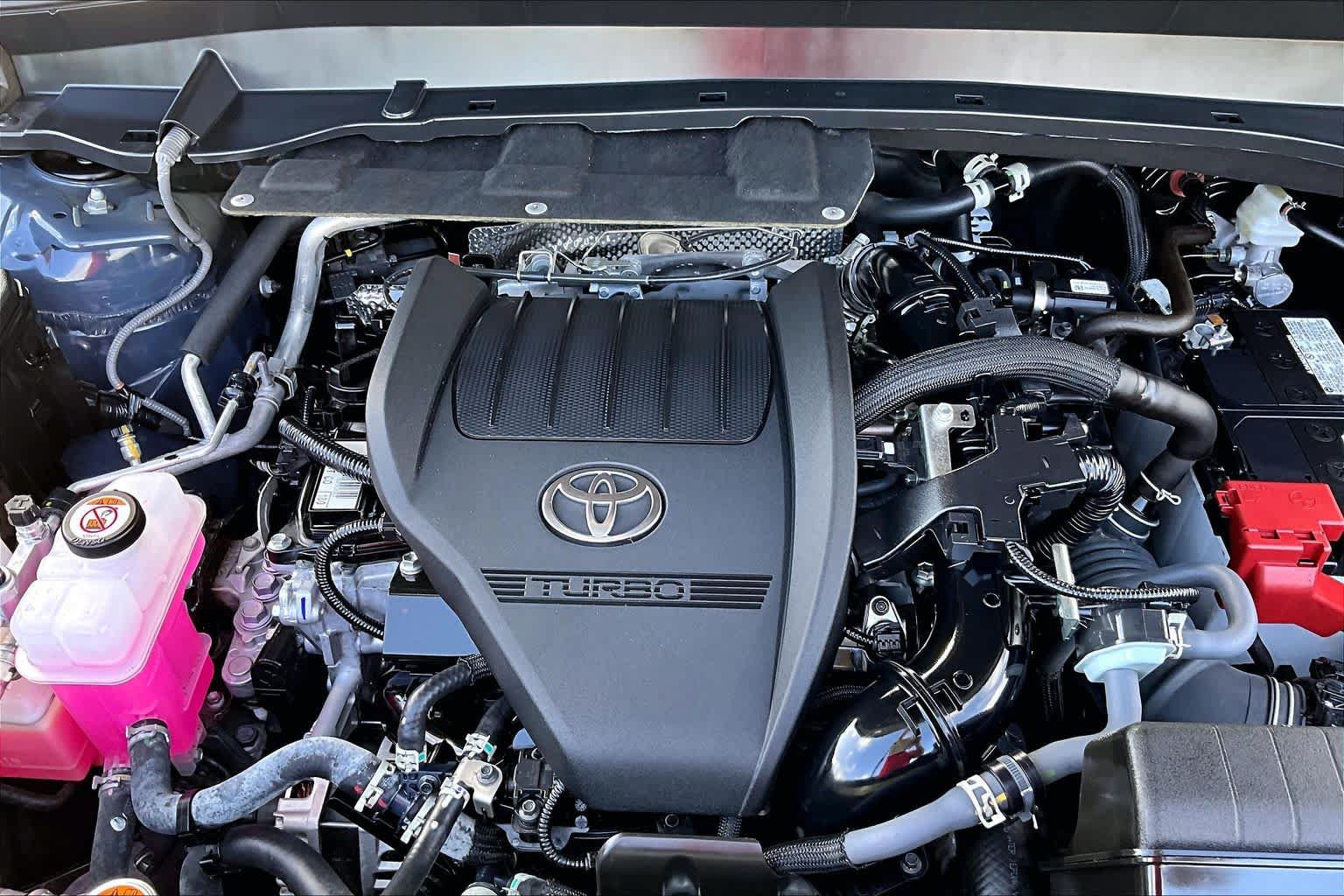 Used 2025 Toyota Grand Highlander AWD image 32