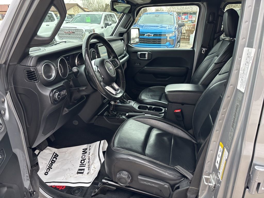 Used 2018 Jeep Wrangler Unlimited Sahara w/ Uconnect 4C Nav & Sound Group image 13