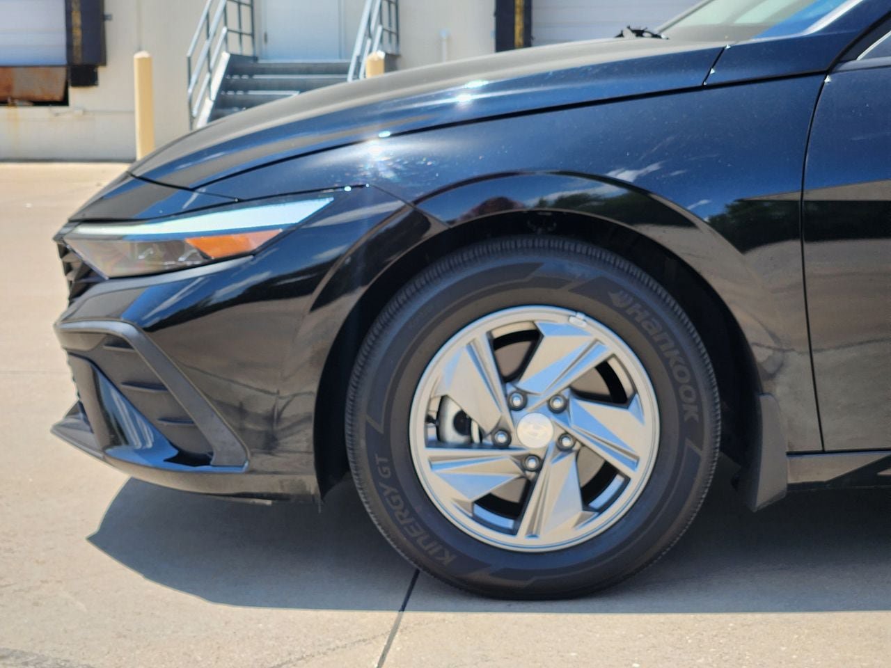 Certified 2025 Hyundai Elantra SE FWD image 7
