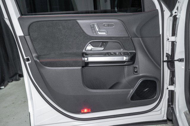 New 2025 Mercedes-Benz EQB 300 4MATIC image 11