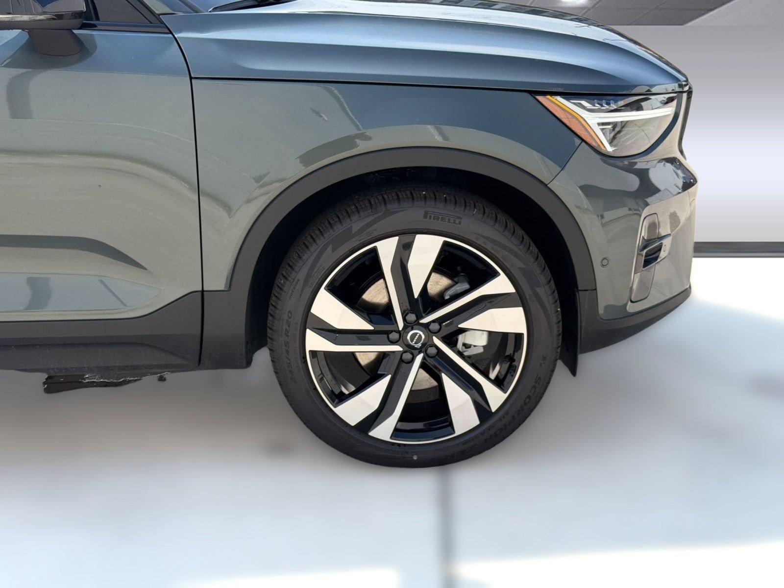 New 2026 Volvo XC40 B5 Plus w/ Climate Package AWD/4WD image 11