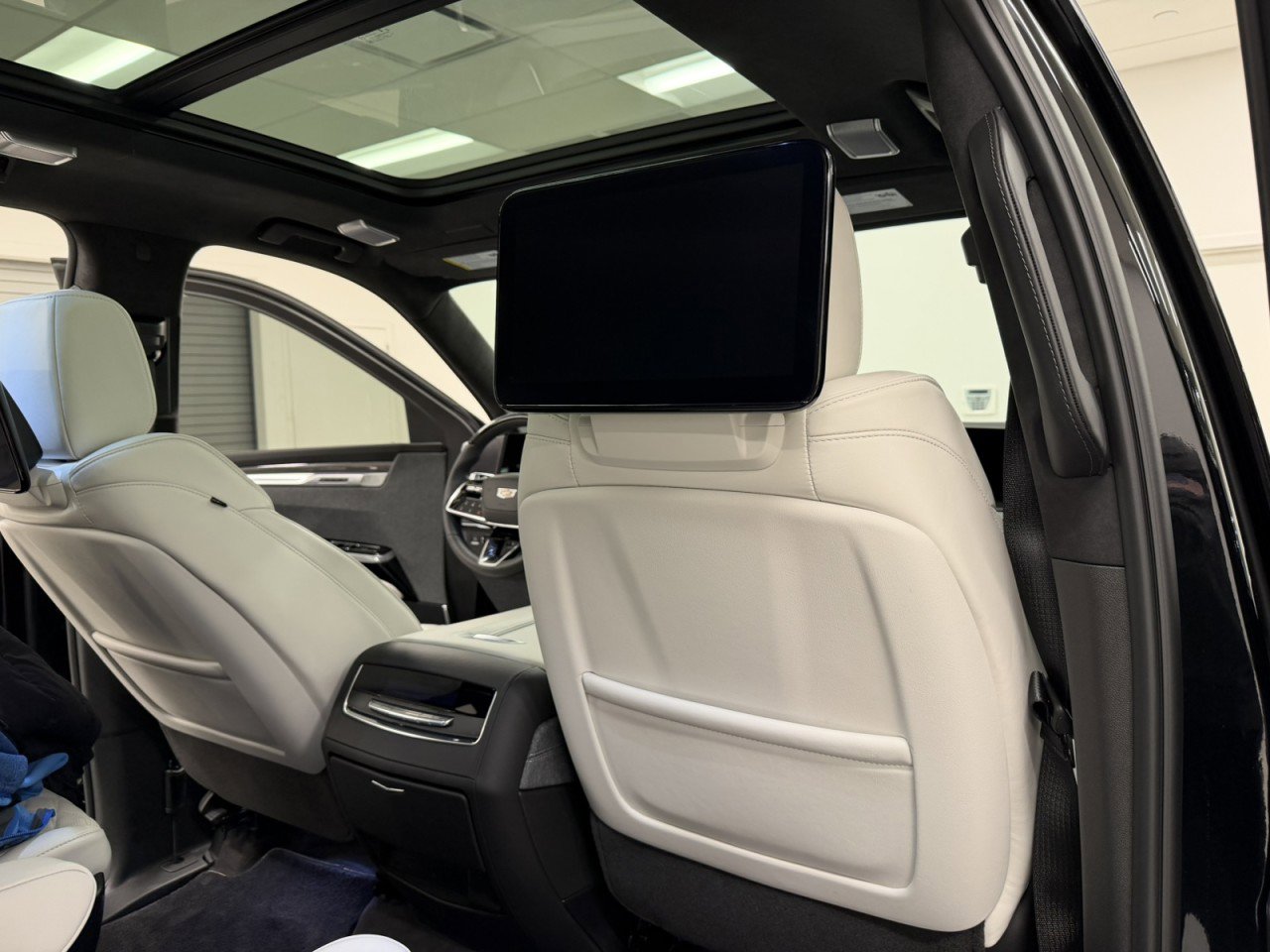 Used 2025 Cadillac Escalade V image 46
