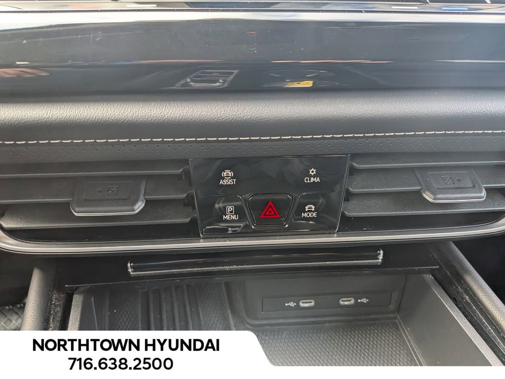 Used 2025 Volkswagen Atlas SE image 20