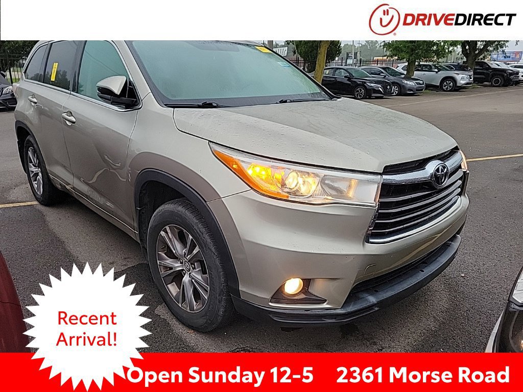 Used 2014 Toyota Highlander Plus AWD/4WD image 1