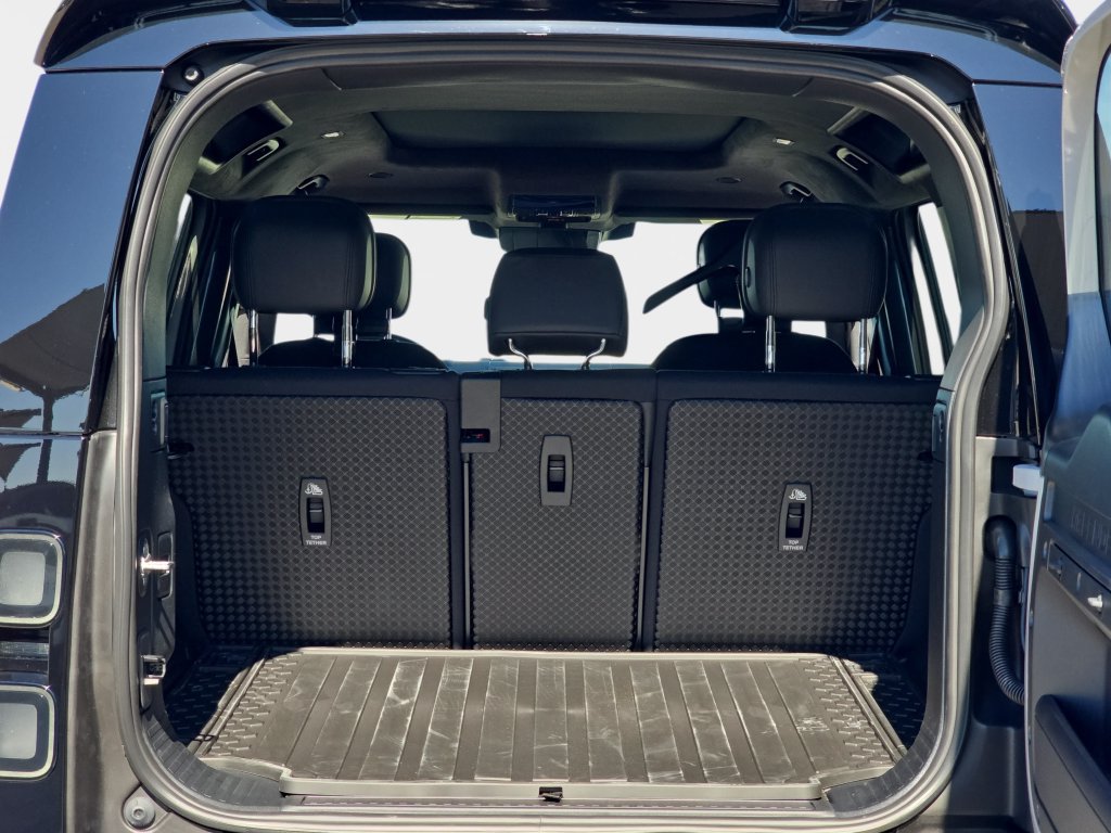 New 2026 Land Rover Defender 110 X AWD/4WD image 12