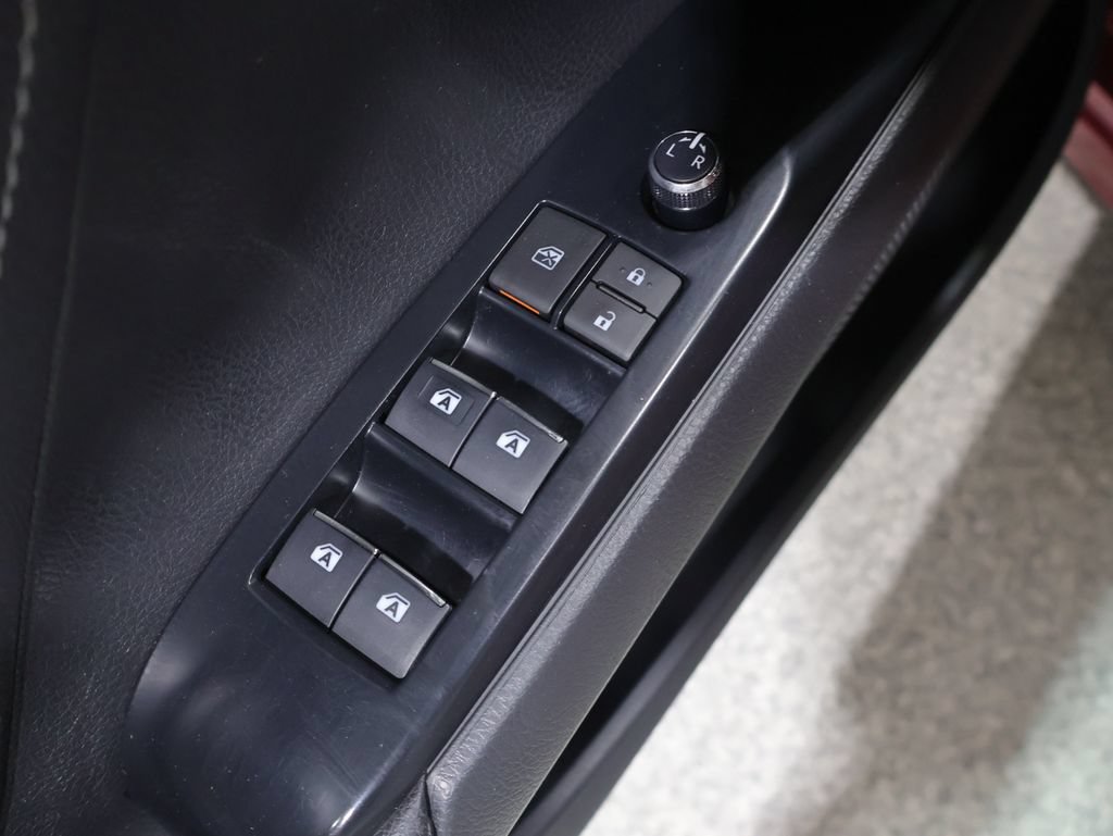 Used 2018 Toyota Camry XSE FWD image 13