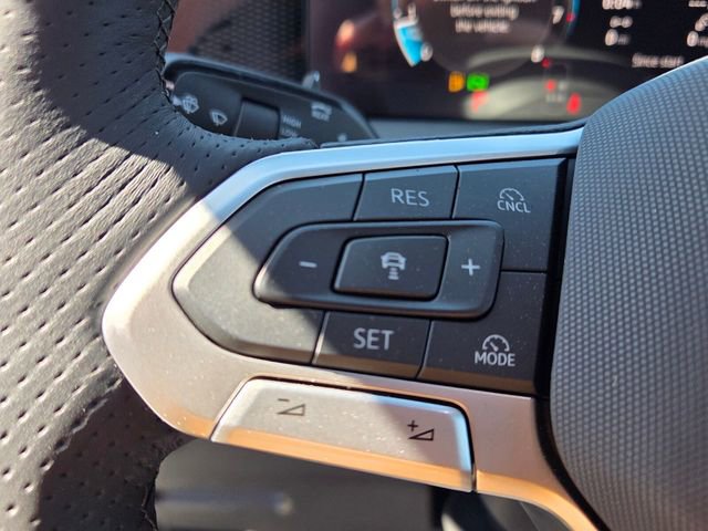 New 2026 Volkswagen Tiguan SE R-Line FWD image 24