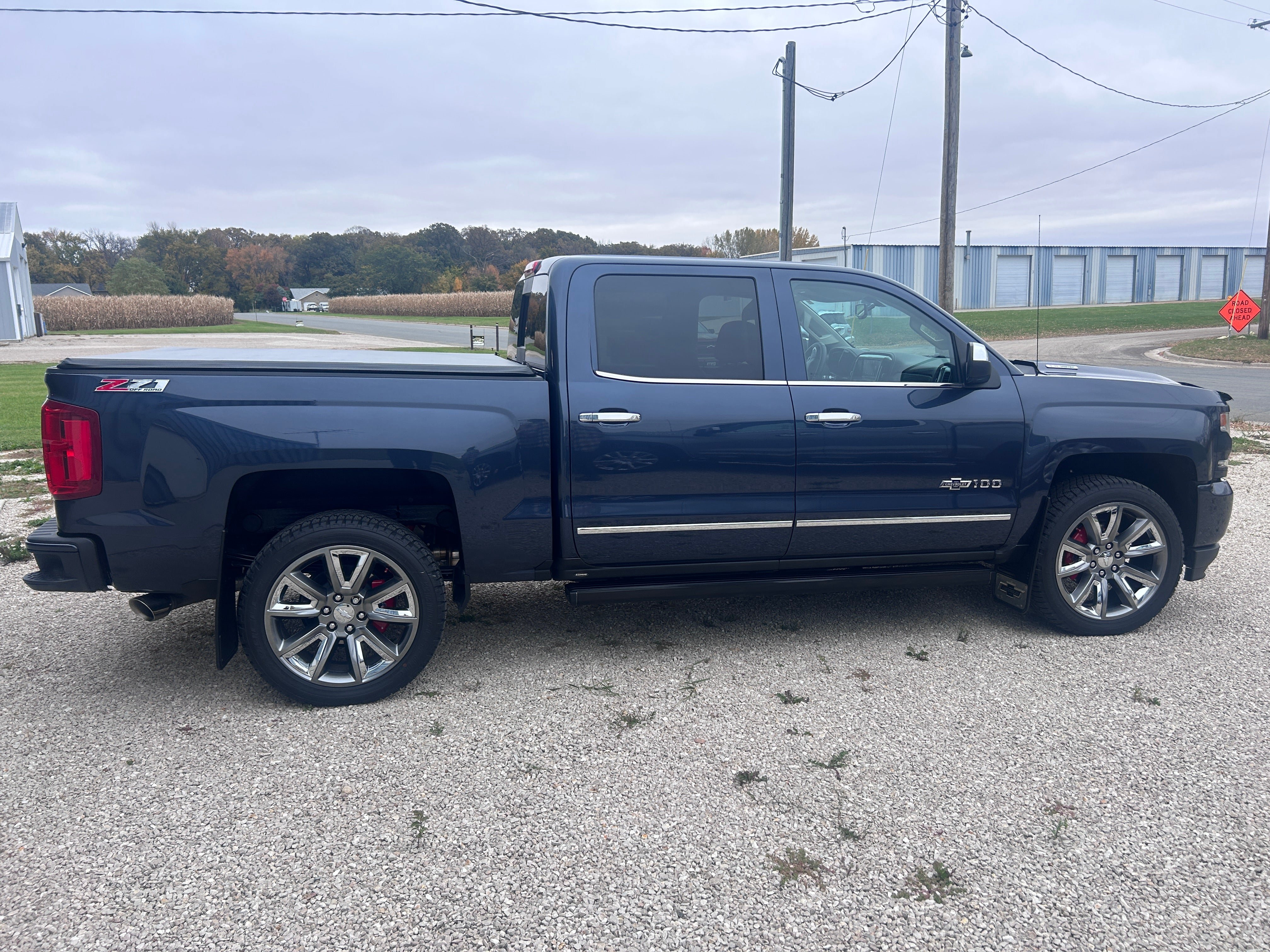 Used 2018 Chevrolet Silverado 1500 LTZ Z71 w/ Centennial Edition AWD/4WD image 5