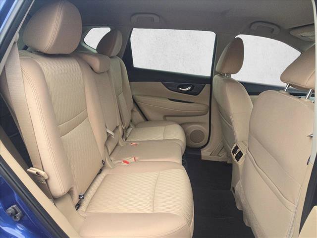 Used 2020 Nissan Rogue SV FWD image 27
