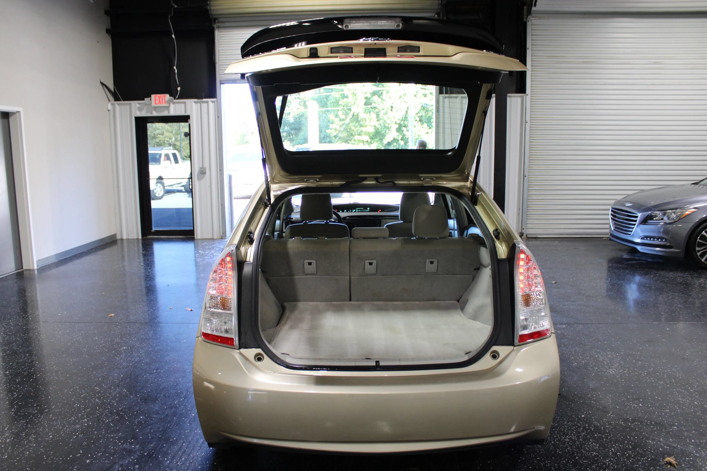 Used 2011 Toyota Prius Three w/ Navigation Pkg FWD image 26