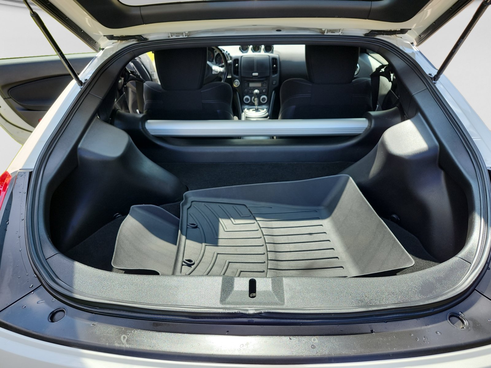 Used 2015 Nissan 370Z Coupe RWD image 14