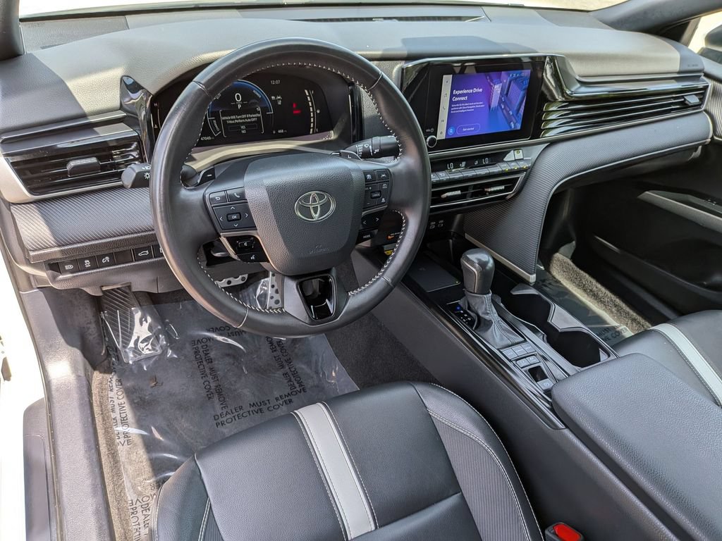 Used 2025 Toyota Camry SE FWD image 16