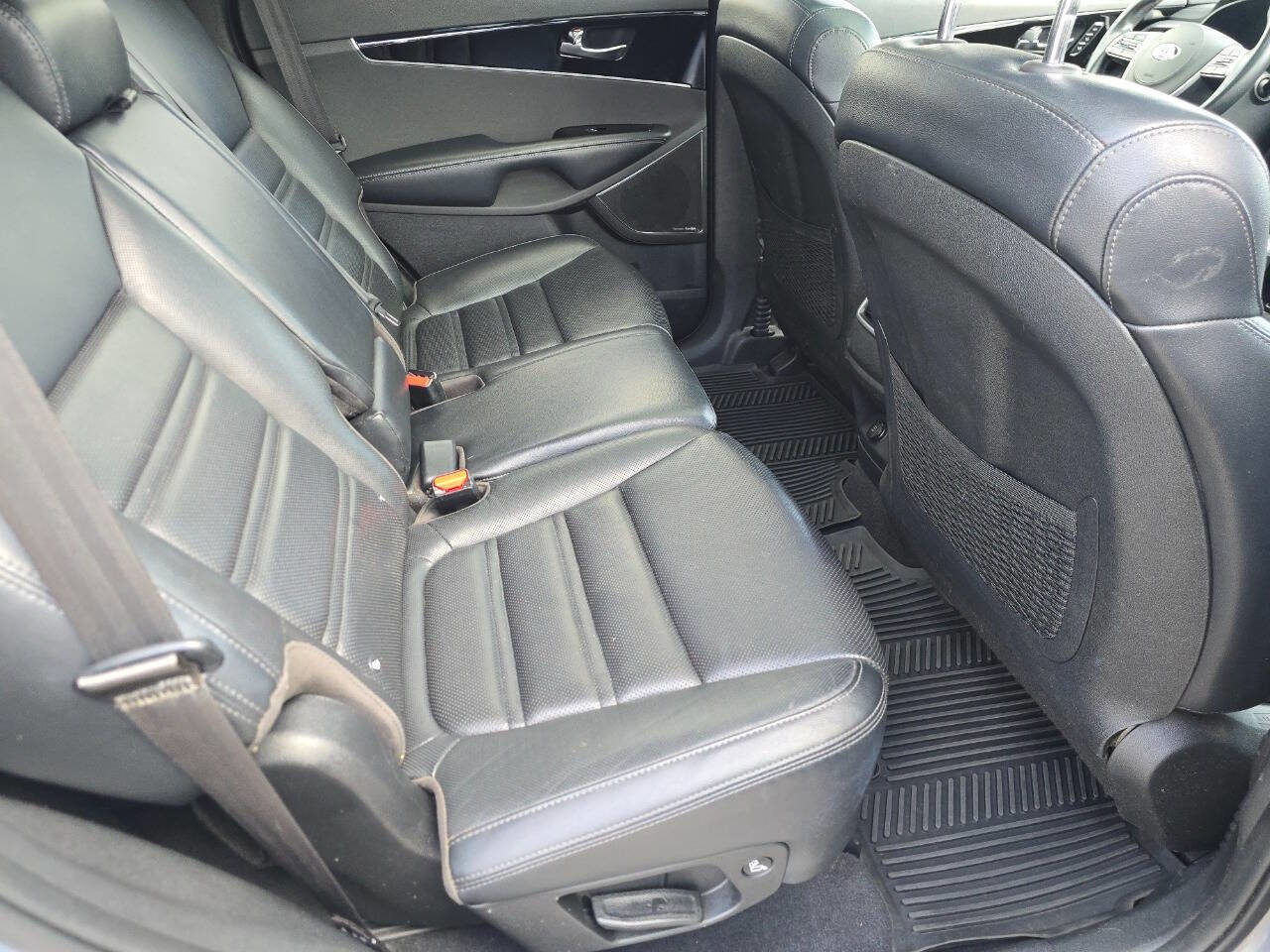 Used 2020 Kia Sorento SX image 16