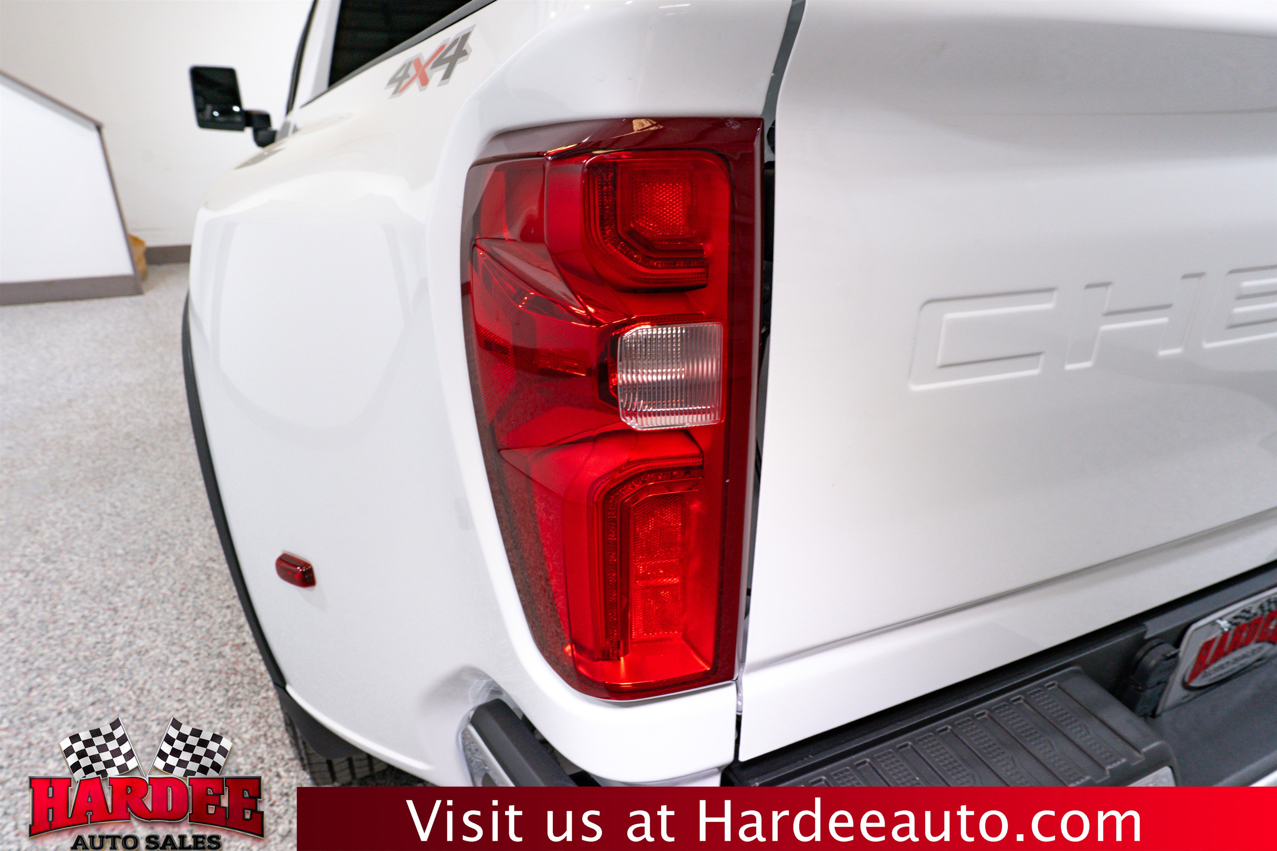 Used 2024 Chevrolet Silverado 3500 LT w/ Convenience Package image 9