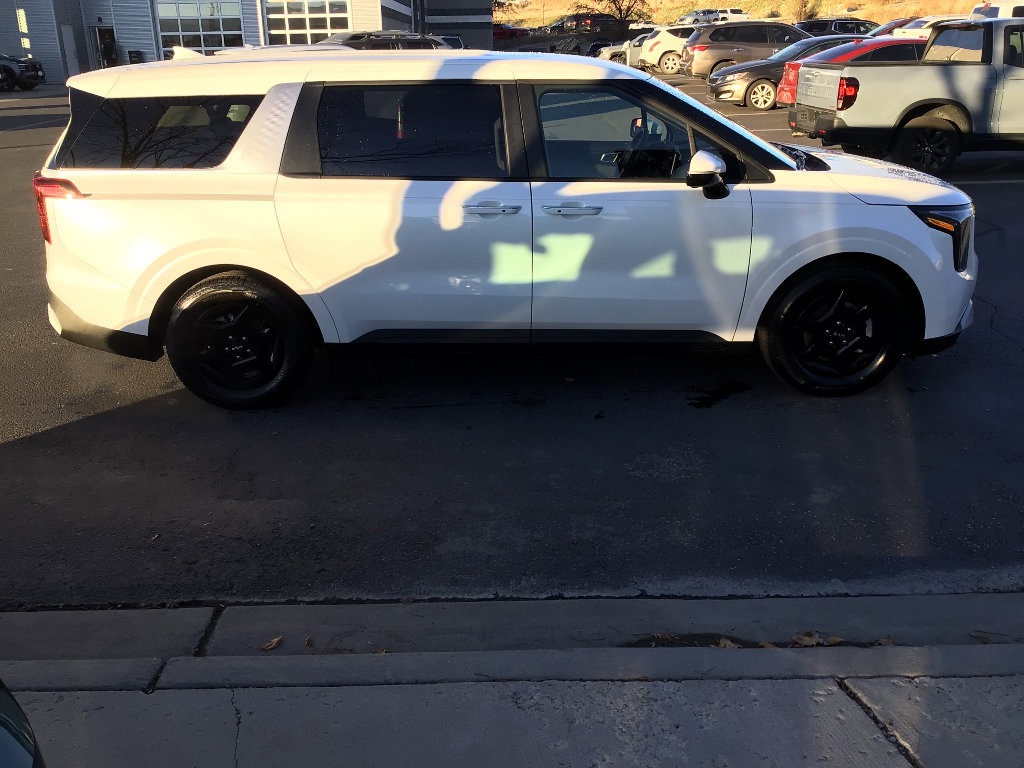 New 2026 Kia Carnival LX image 6