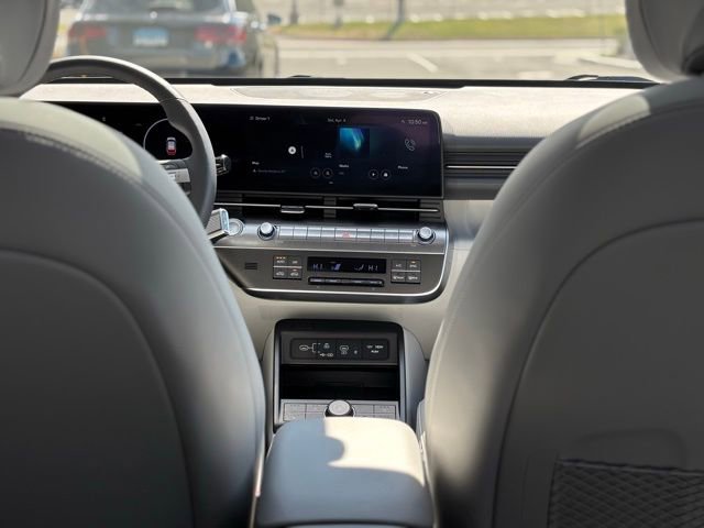 Used 2025 Hyundai Kona Limited image 31