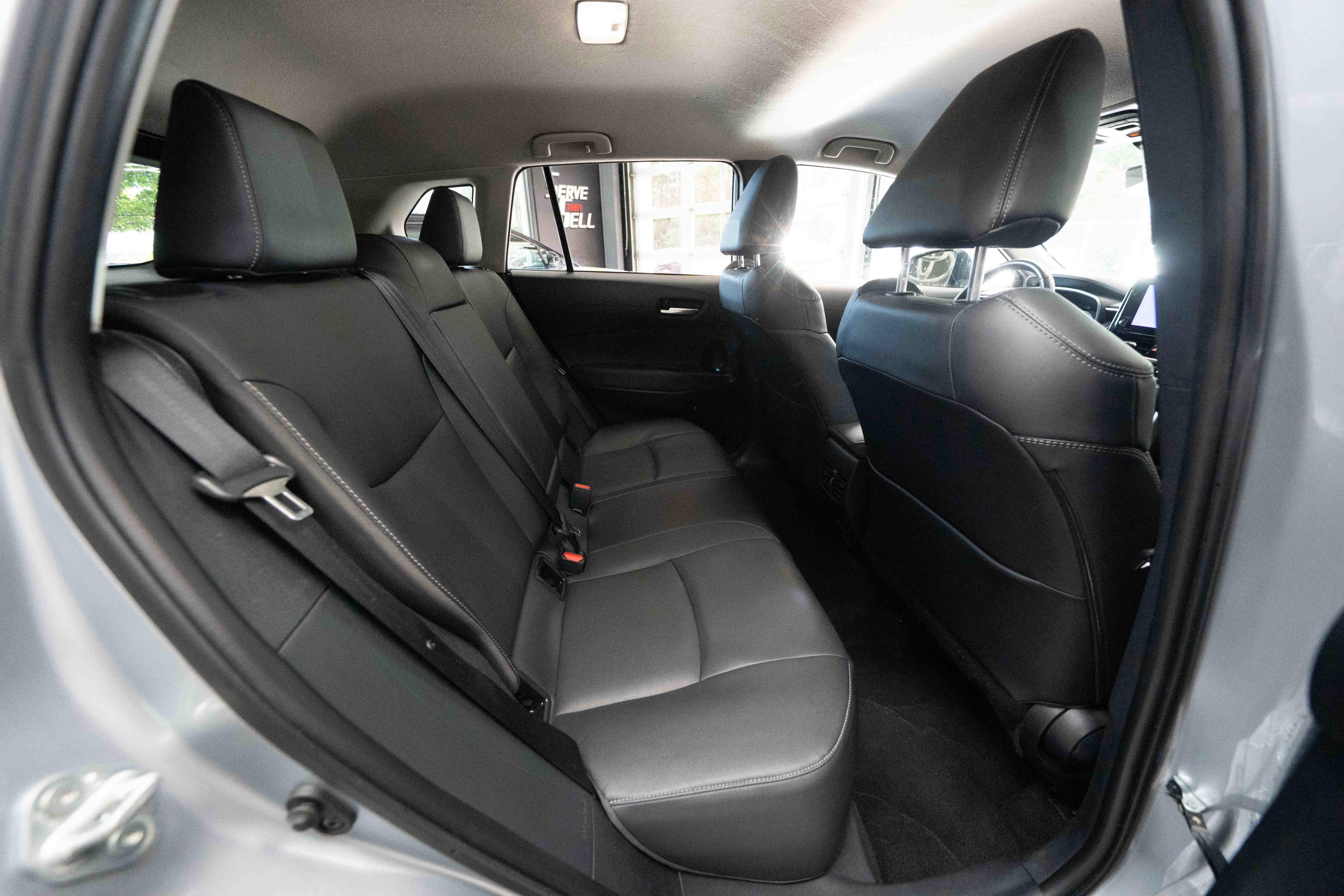 Used 2024 Toyota Corolla Cross XLE FWD image 25