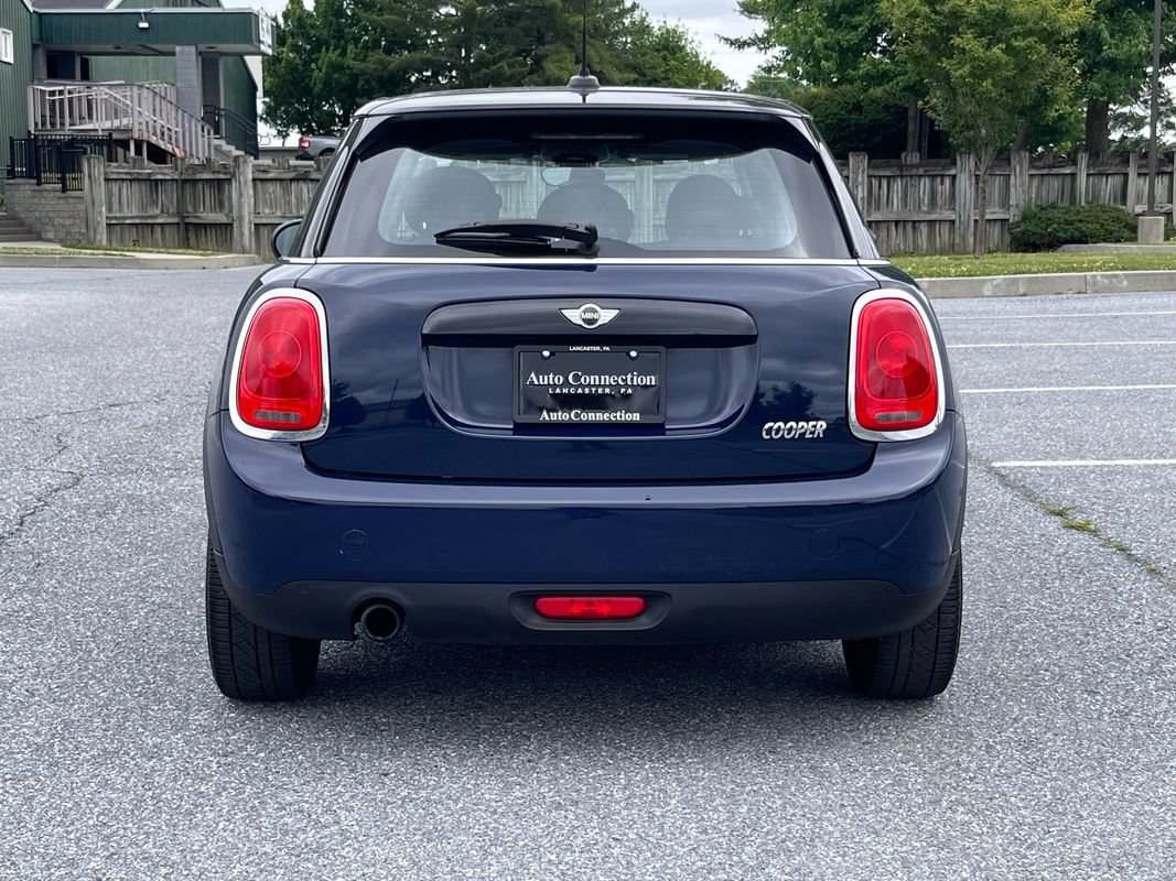 Used 2017 MINI Cooper 4-Door Hardtop FWD image 7