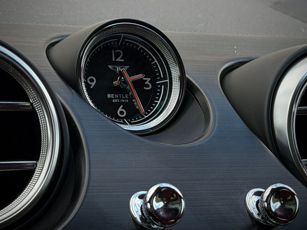 Used 2019 Bentley Bentayga AWD/4WD image 37