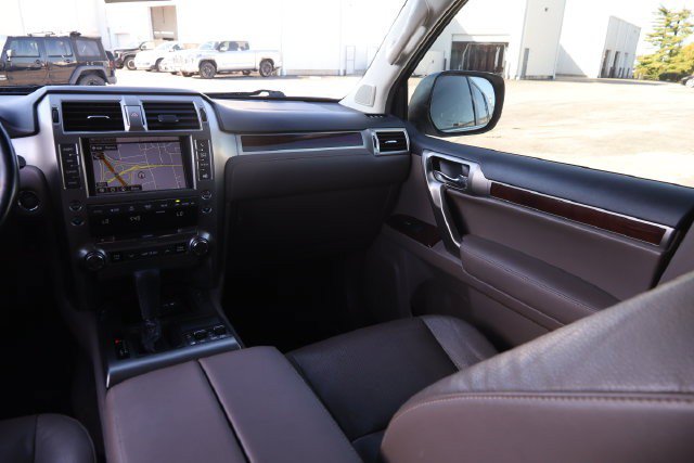 Used 2015 Lexus GX 460 w/ Premium Package AWD/4WD image 29