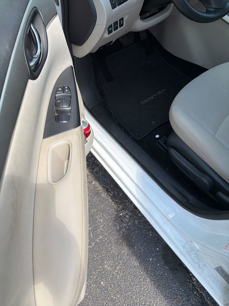 Used 2017 Nissan Sentra S FWD image 10