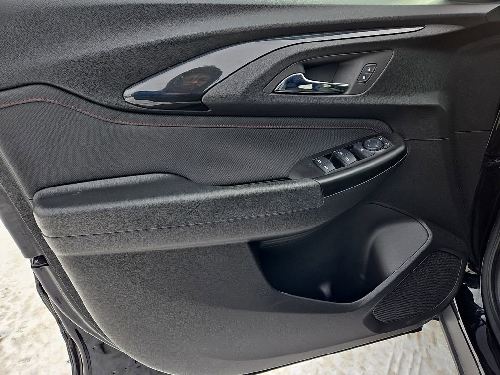 Used 2023 Chevrolet TrailBlazer RS w/ Convenience Package image 17