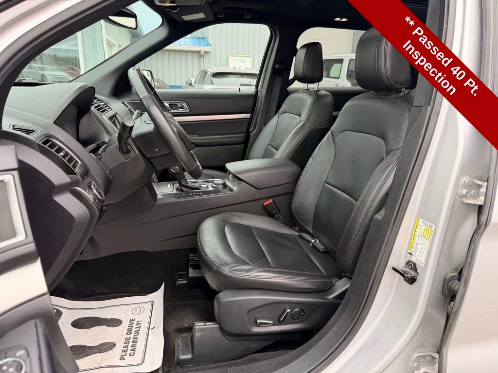 Used 2018 Ford Explorer XLT w/ Equipment Group 202A AWD/4WD image 16