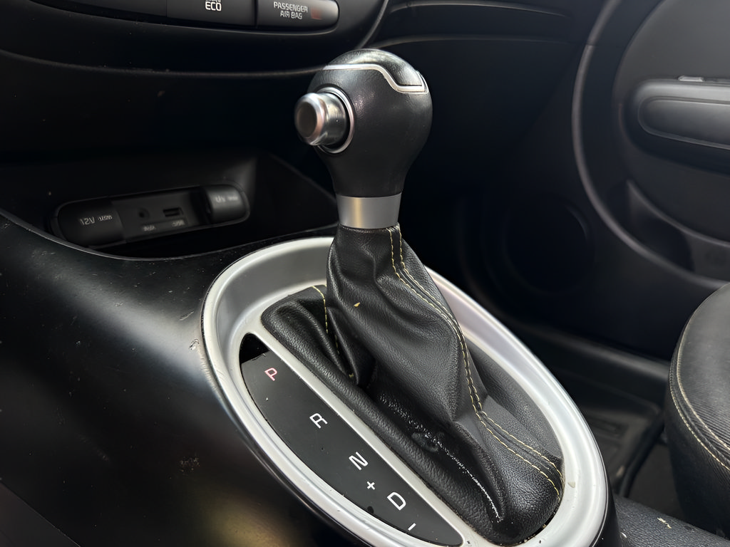 Used 2015 Kia Soul + FWD image 26