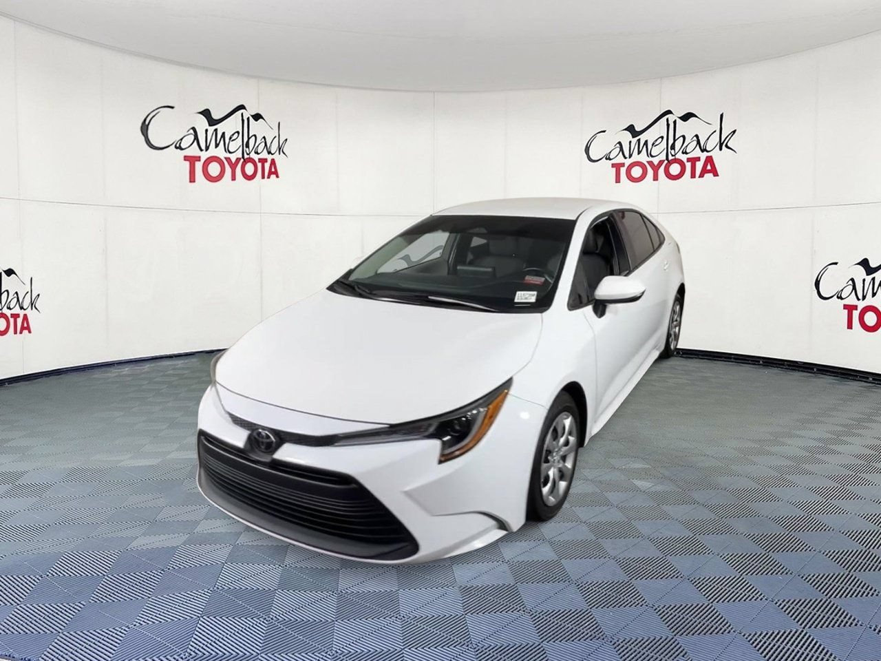 Used 2025 Toyota Corolla LE FWD image 6
