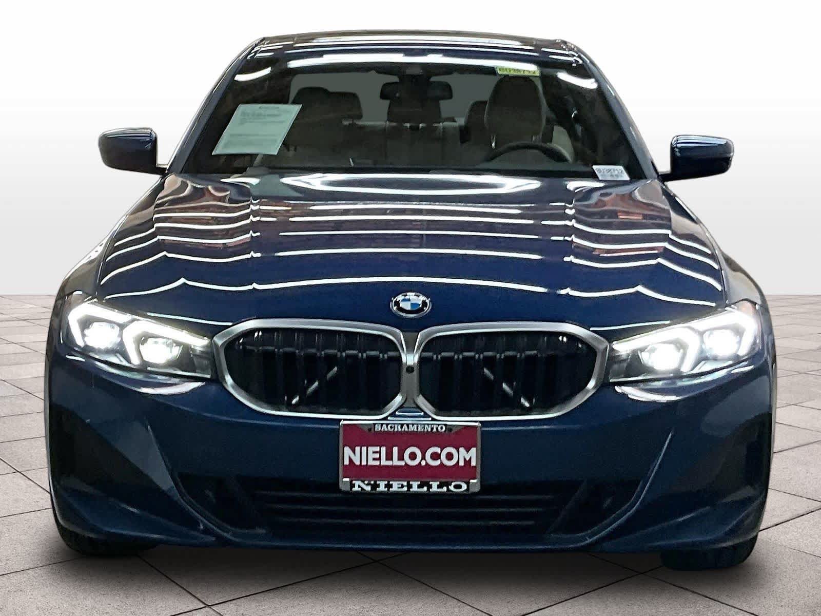 Used 2023 BMW 330i Sedan w/ Parking Assistance Package RWD image 3