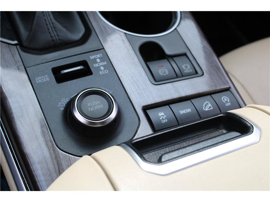 Used 2020 Toyota Highlander Limited AWD/4WD image 31