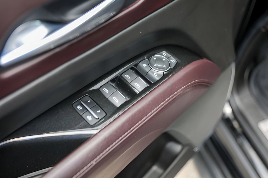 Used 2022 Cadillac Escalade Sport Platinum w/ LPO, ONYX Package AWD/4WD image 24