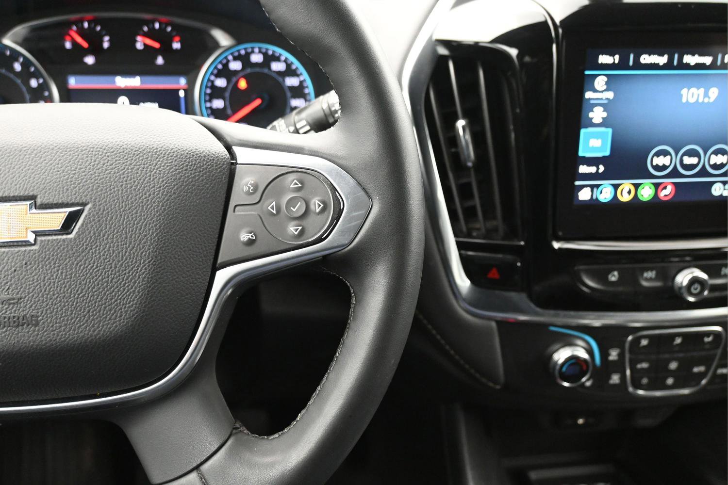 Used 2023 Chevrolet Traverse LT image 19