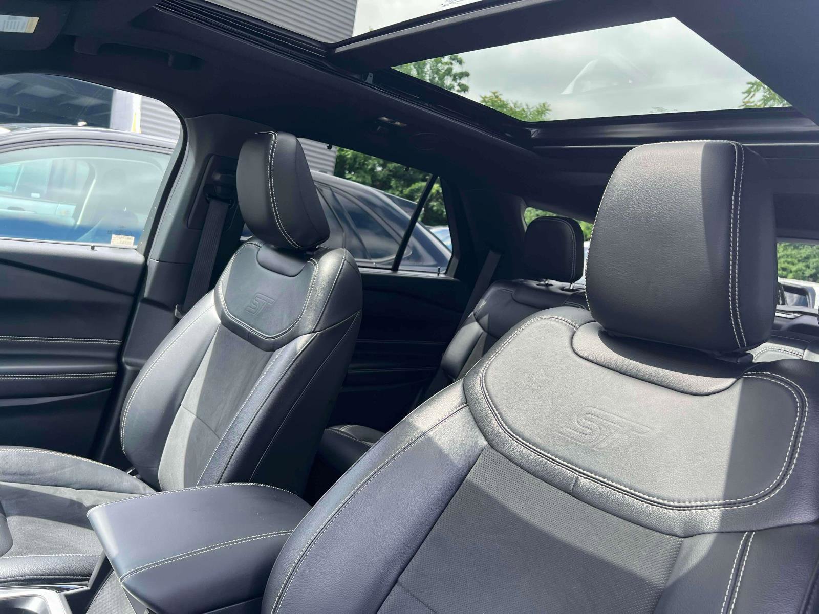 Certified 2022 Ford Explorer ST w/ ST Street Pack image 12
