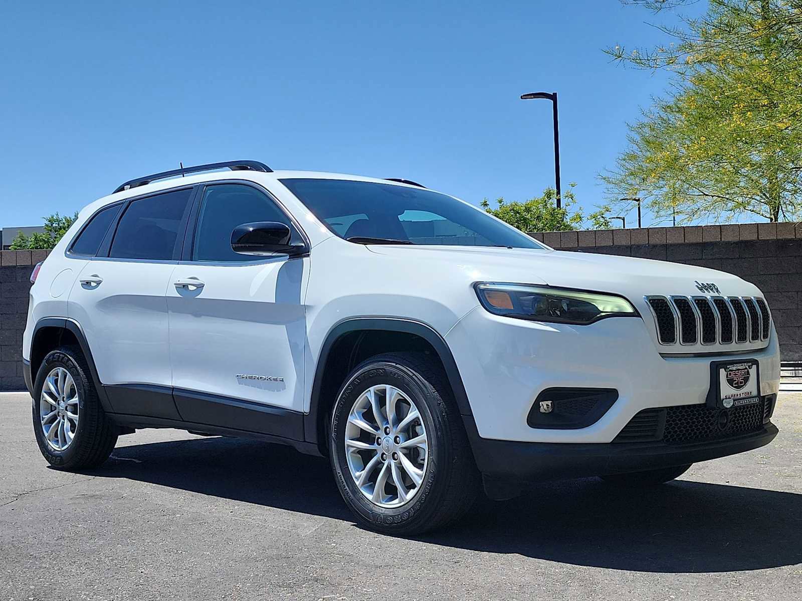 Used 2022 Jeep Cherokee Latitude Lux AWD/4WD image 3